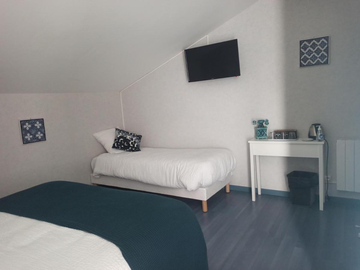 "Les Peyres" Hotel Lamothe-Landerron Buitenkant foto