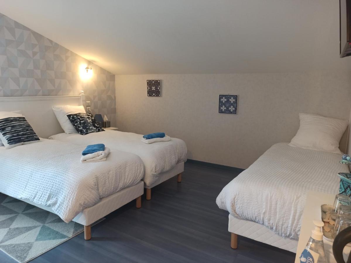 "Les Peyres" Hotel Lamothe-Landerron Buitenkant foto
